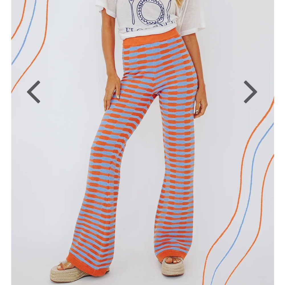 ISO verge girl sunshine in Italy knit pants